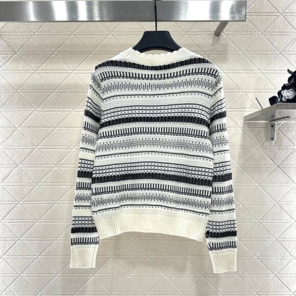 CHANEL Monochrome Patterned Women's Sweater - Picture 3 of 6